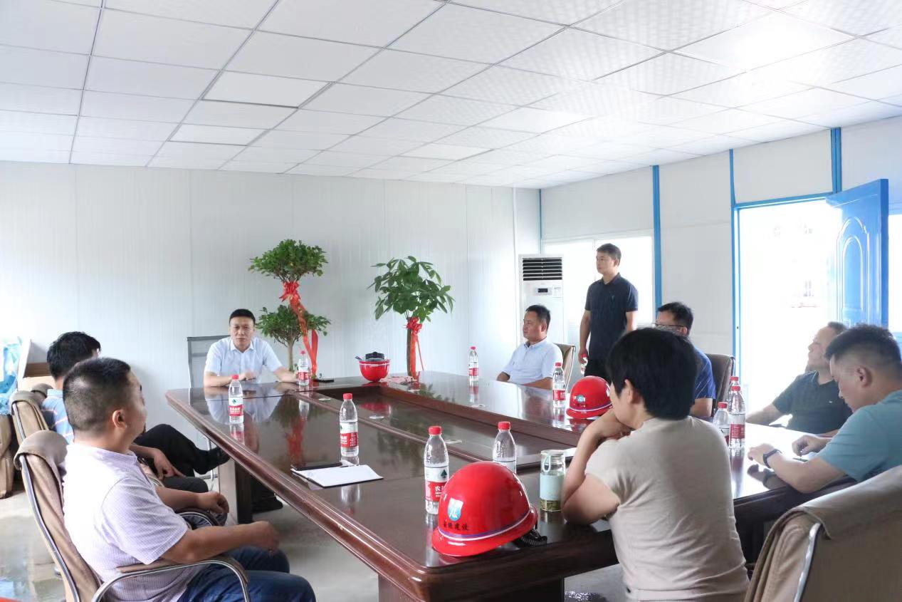 �пƴ󹤳̿ƌW(xu��)��(sh��)�(y��n)�����������Fһ���W�R�۵�ɭ���²������޹�˾���g(sh��)ָ��(d��o)